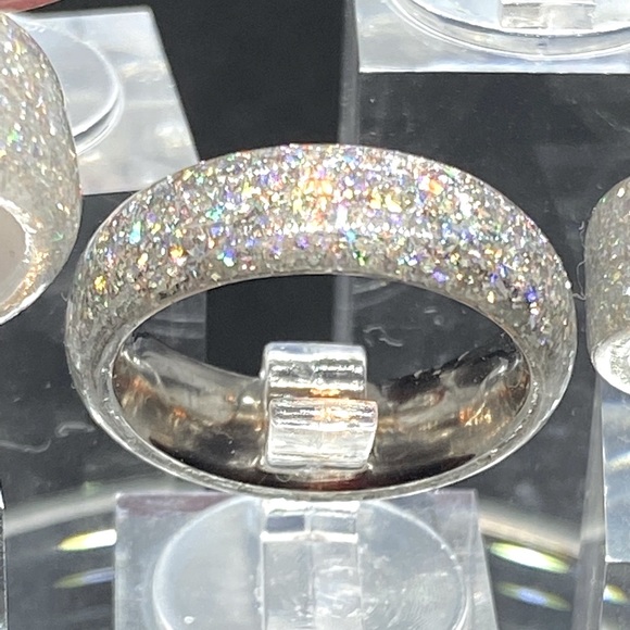 A diamond ring anyone can afford! Beautiful! - Picture 4 of 6